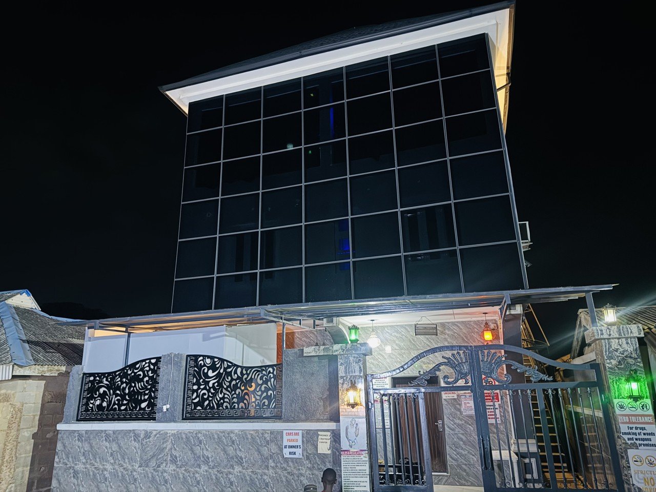 Club Lulu at Asfed Lounge & Suites — photograph 6