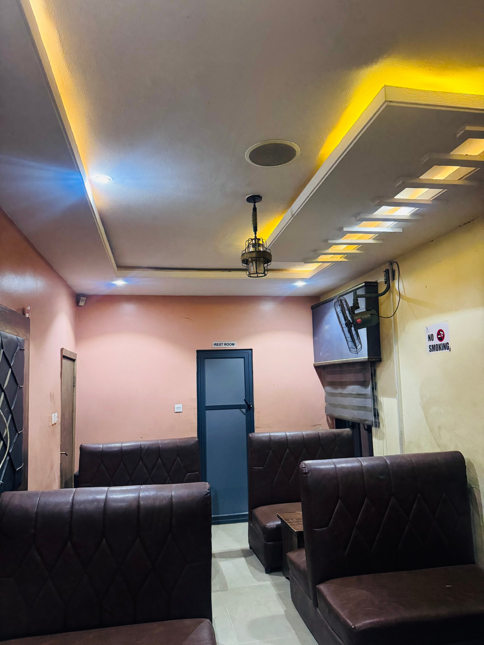 Restaurant at Asfed Lounge & Suites