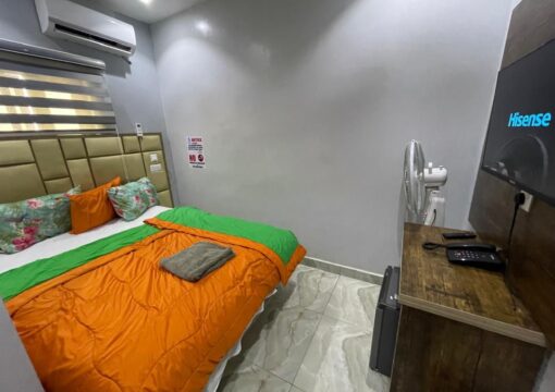 Budget Room – Luxury, Comfort & Elegance